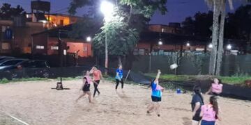 Se realizará en Puerto Iguazú una exhibición de Cestoball Beach solidario.