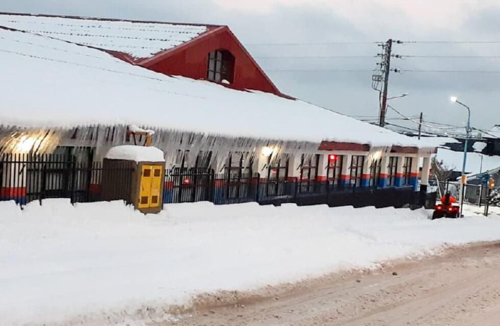 El Municipio colaboró con la limpieza de los accesos a las escuelas provinciales