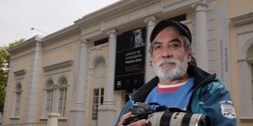 Delfo Rodríguez, un fotoreportero mendocino que fue maestro de muchos y trabajó en los medios más importantes de Mendoza, falleció ayer de un ACV a los 68 años de edad.