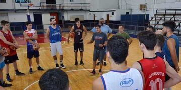 "Todo dependerá del apoyo del Estado porque sin el sostén que significa Lotería Chaqueña, el Instituto del Deporte y del Gobierno es imposible adquirir la plaza y contar con un presupuesto acorde para la temporada" explicó Siri.
