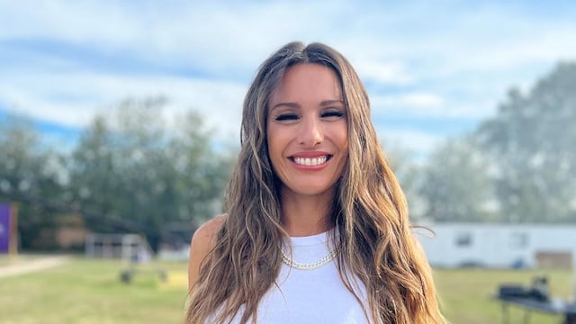 Pampita nos enseña cómo vestirnos con conjuntos monocromáticos, esta vez en blanco