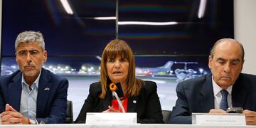 Patricia Bullrich encabezó los anuncios tras el operativo de detención de los familiares de Fito Macías. (Gentileza La Nación)