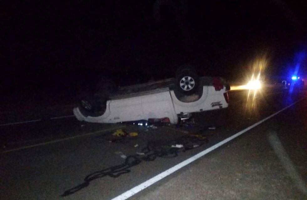 Un muerto y un herido grave tras el vuelco de una camioneta en la ruta 144 en San Rafael