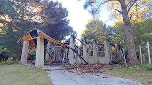 Incendio de la capilla de Pehuen Co: ordenan la restricción de la libertad de un menor