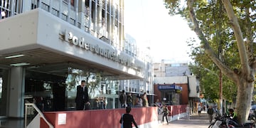 Piden 6 años de prisión para una banda que hacía facturas truchas