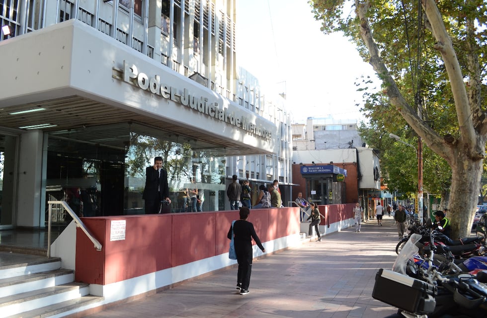Piden 6 años de prisión para una banda que hacía facturas truchas