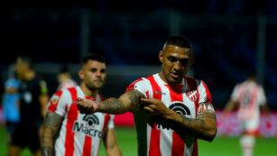 Clásico Belgrano - Instituto. Fernando Alarcón, el autor del 1 a 1, en Alberdi. (Nicolás Bravo / La Voz)