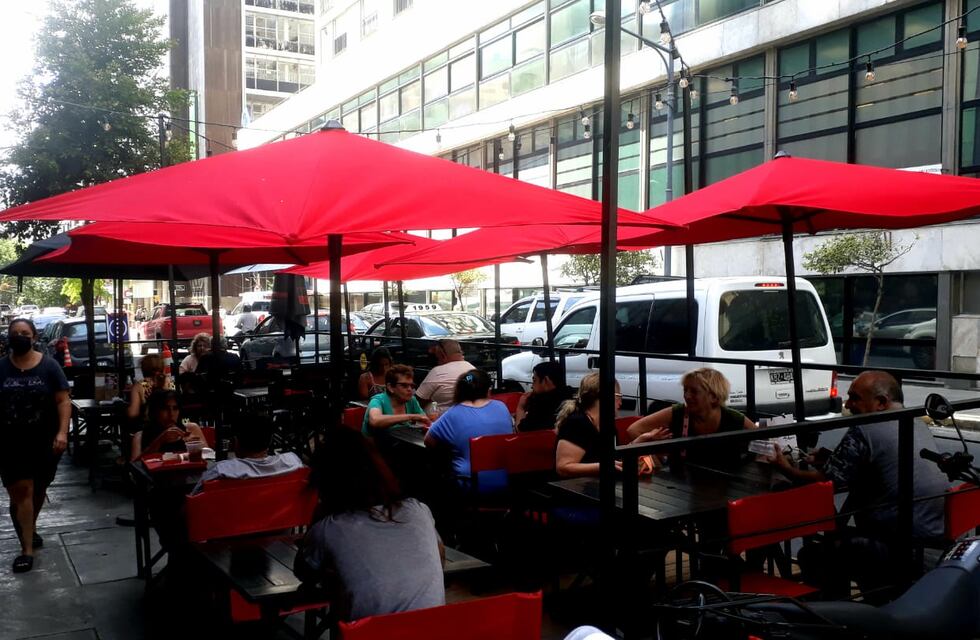 UTHGRA: “Los decks salvaron fuentes de trabajo en la pandemia, no corresponde cobrarles una tasa”