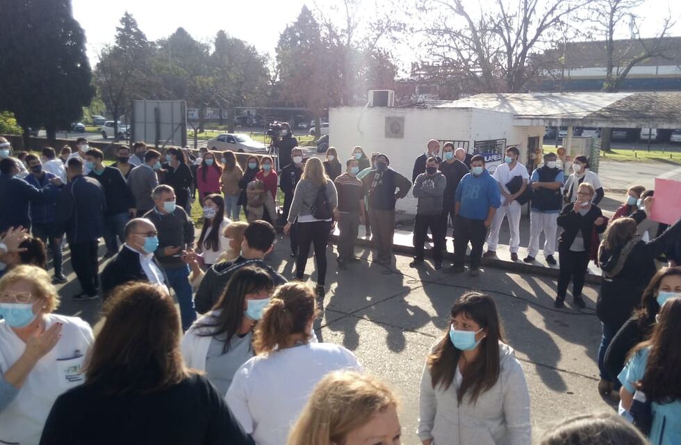 Municipales rechazan protocolo de aislamiento para personal de salud