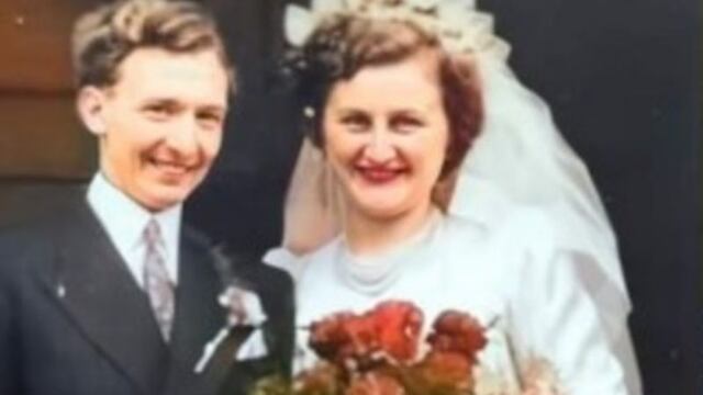 Se casaron en 1950 y 70 años después recrearon su foto de bodas