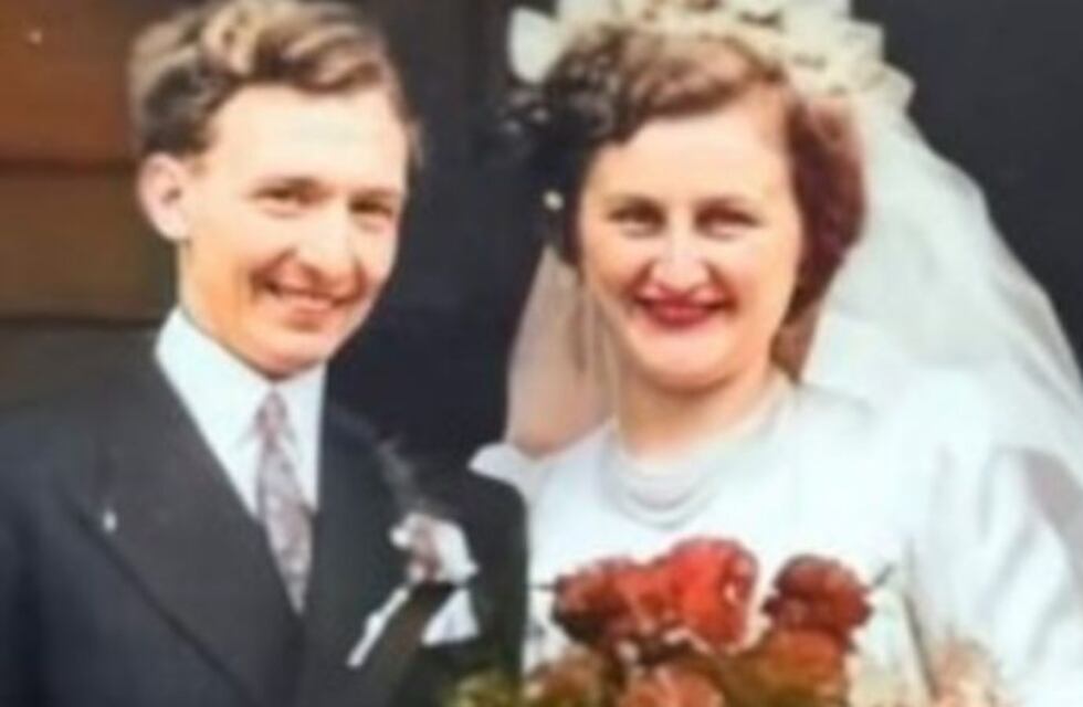 Se casaron, 70 años después recrearon su foto de bodas y el resultado se viralizó en la web