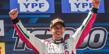 El tandilense Leonel Pernía ganó los 200 kilómetros del TC 2000 en Buenos Aires y gritó campeón