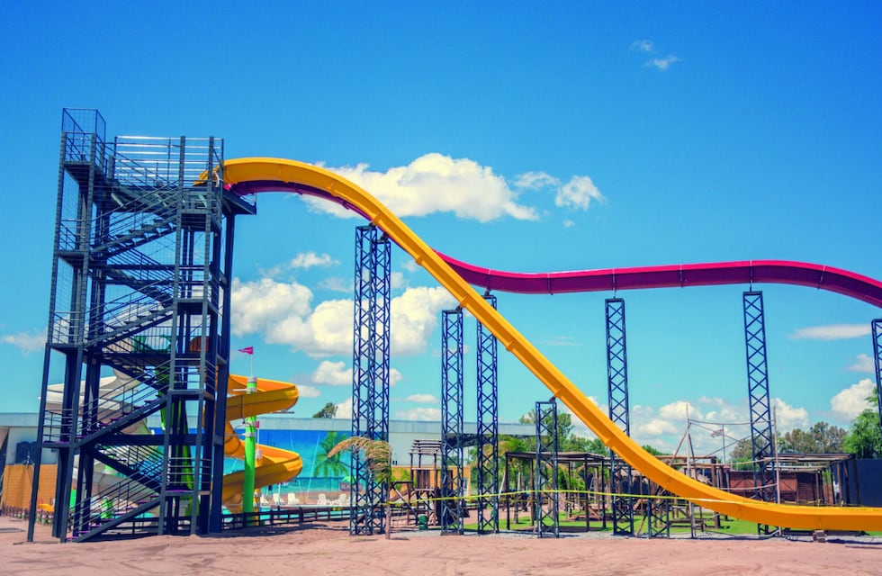 Cuando abrirá el parque acuático y aéreo con toboganes gigantes y piletas con olas en Córdoba