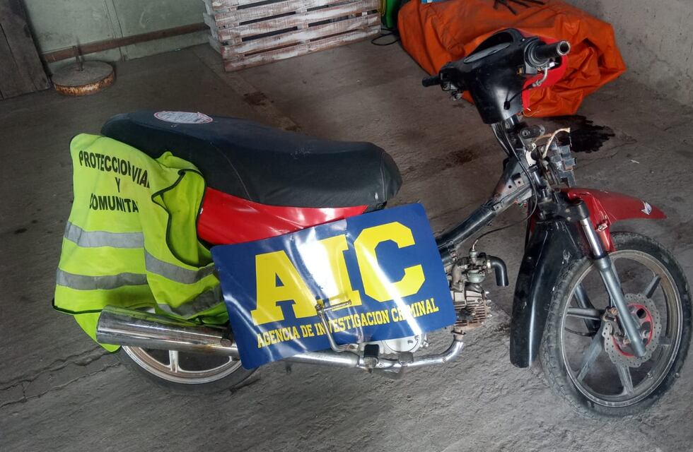 Recuperaron una notebook y hallaron una moto robada