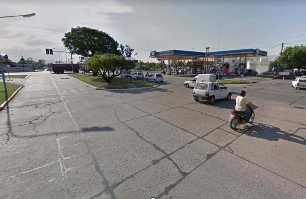 Prohíben un giro a la izquierda de Bv. Roca