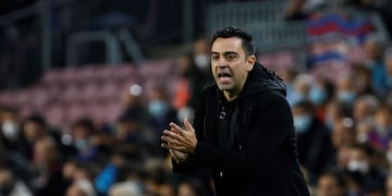Xavi negó que Sergio Agüero vaya a retirarse esta semana.