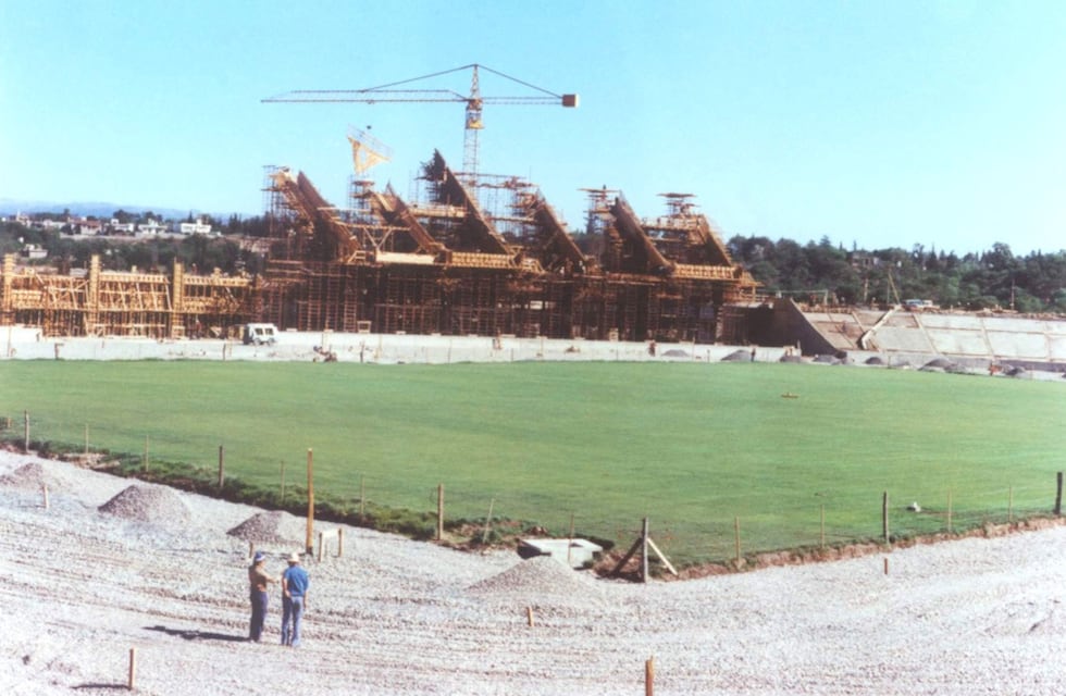 El Estadio Mario Alberto Kempes cumple 45 años: cómo fue su inauguración y por qué cambió de nombre en 2010