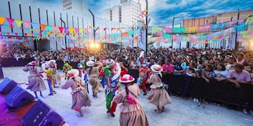 Gran cantidad de público dio marco a la presentación de las diferentes expresiones que celebran la festividad del carnaval en Jujuy.
