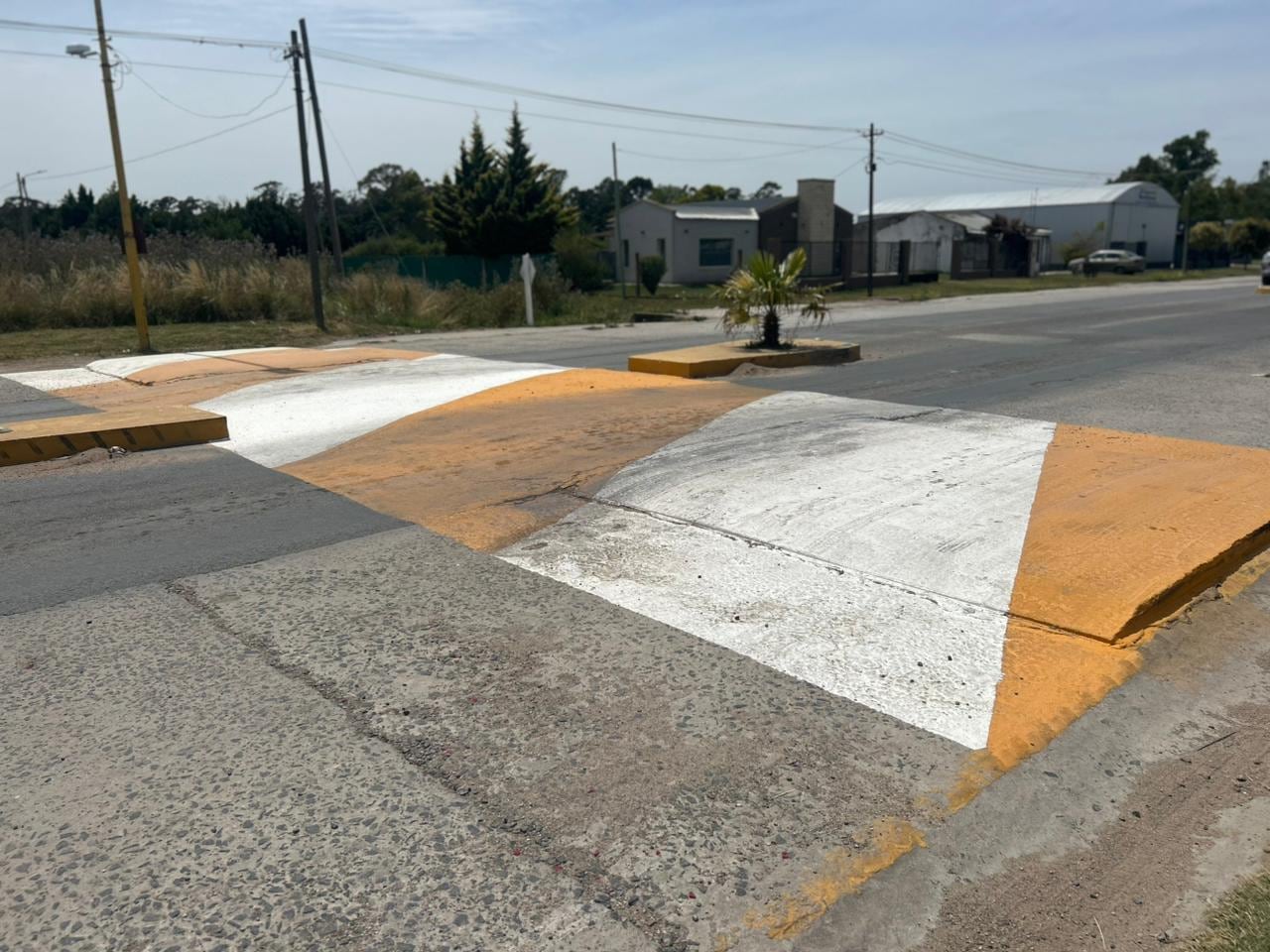 Chaves Municipio: se pintaron lomas de burro en Av. Tintori y Av. San Martín