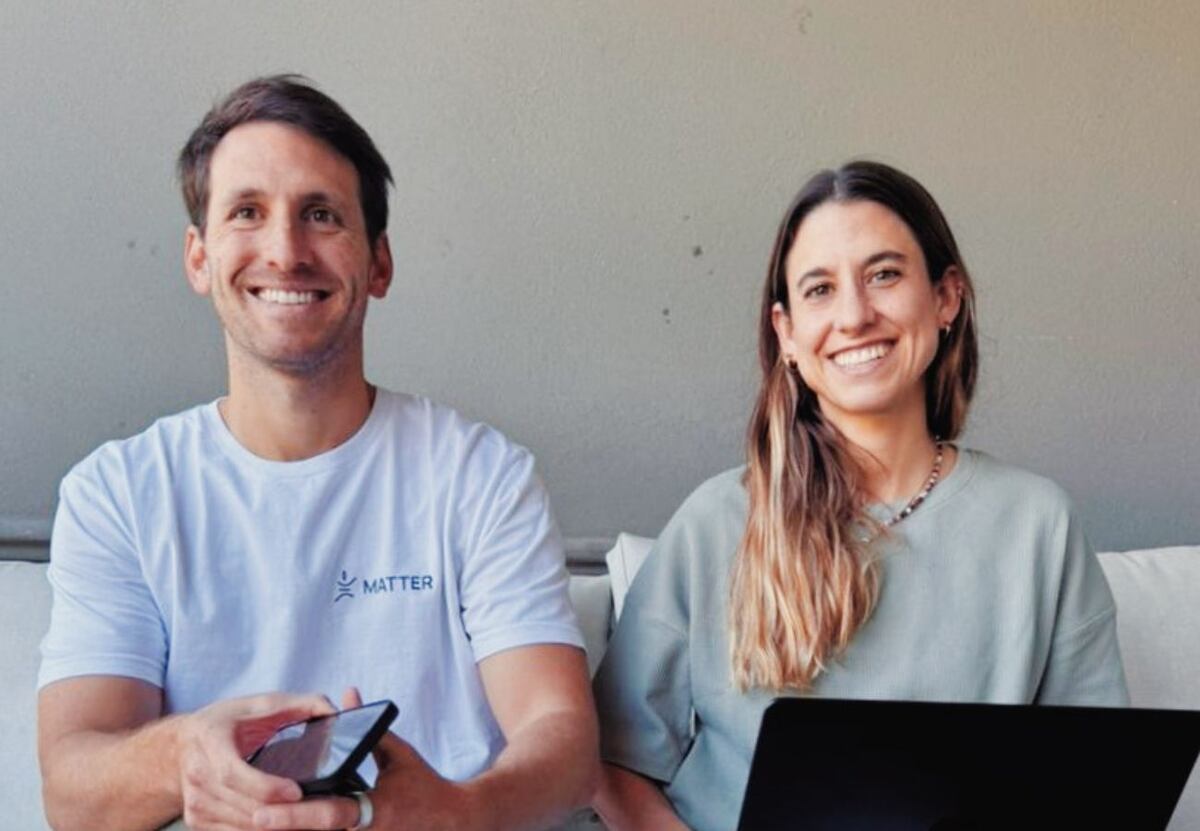 Son hermanos, llevan una alimentación consciente y crearon suplementos nutricionales: la historia de Rosario y Santiago