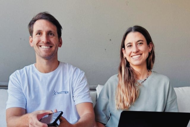 Son hermanos, llevan una alimentación consciente y crearon suplementos nutricionales: la historia de Rosario y Santiago