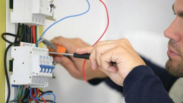 Pérez: curso gratuito de reparación e instalación de aires acondicionados (Archivo/LaVoz)