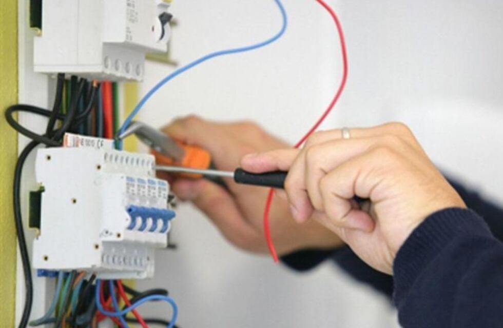 Pérez: curso gratuito de reparación e instalación de aires acondicionados