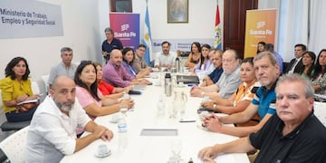 La reunión en el Ministerio de Trabajo provincial se concretó después de un cambio de fecha.