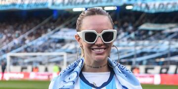 La Joaqui alentó a Racing desde la cancha en el clásico contra Independiente y mostró su amor por un jugador en particular