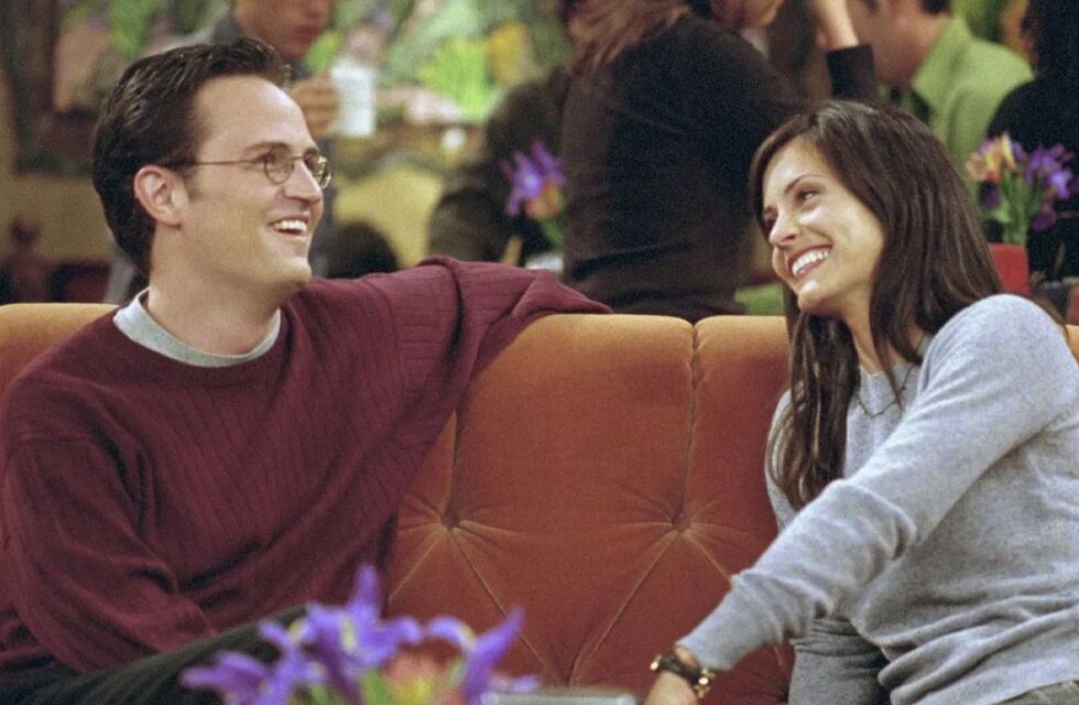 Courteney Cox reveló cómo es su conexión espiritual con Matthew Perry: “Me visita”