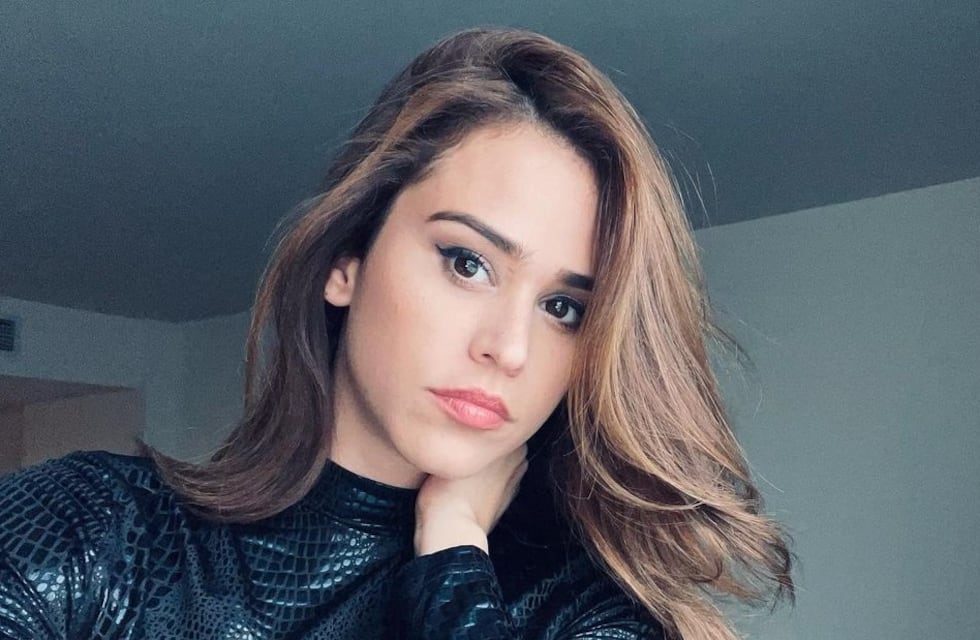 Yanet Garcia y Jet Selter posaron en bikini en un balcón de Nueva York