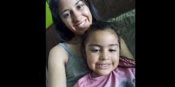 Yamila Cialone junto a Guadalupe Lucero, su hija.