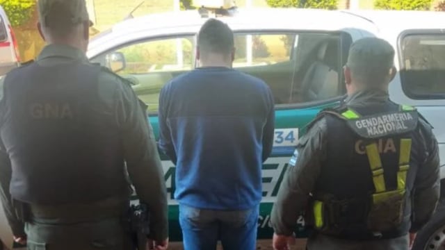 Jardín América: logró escapar con 100 kilogramos de marihuana y luego se entregó a las autoridades.