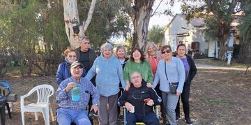 Los adultos mayores comenzaron las actividades por la primavera en el Polideportivo Municipal