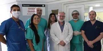 El equipo que lleva a cabo las cirugías verpertinas del Hospital Avellaneda.