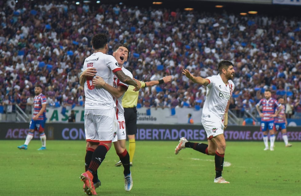 El gol de Leandro Díaz que puso el 1 a 1 para Estudiantes ante Fortaleza