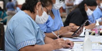 Las autoridades sanitarias exhortan a la comunidad observar las medidas de autocuidado y la responsabilidad social para revertir la situación epidemiológica.