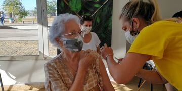 Comenzó la inoculación de la segunda dosis de la vacuna SPUTNIK V en Posadas