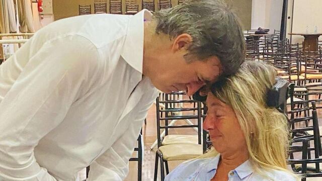 Esteban Bullrich junto a una mujer que padece ELA, al igual que él. / Foto: Gentileza