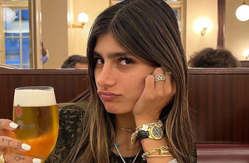 Mia Khalifa levantó la temperatura en Instagram con fotos sin ropa y envuelta en una toalla