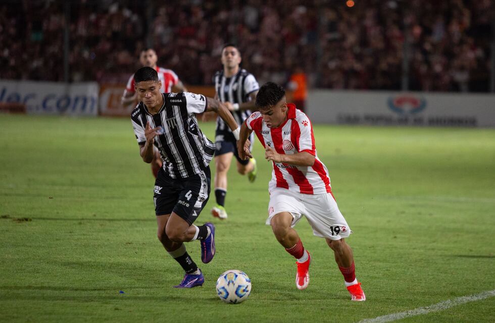 El Santo perdió ante Gimnasia: la policía reprimió la ira de los hinchas