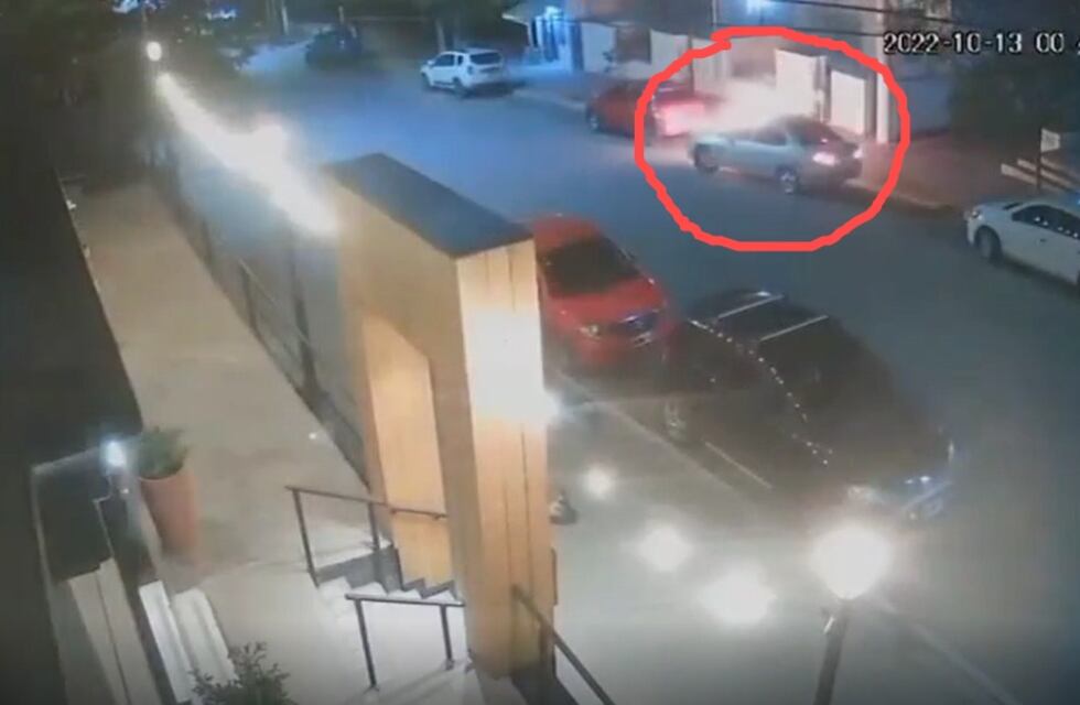 Intentaba maniobrar su auto y explotó: el altagraciense se salvó de milagro