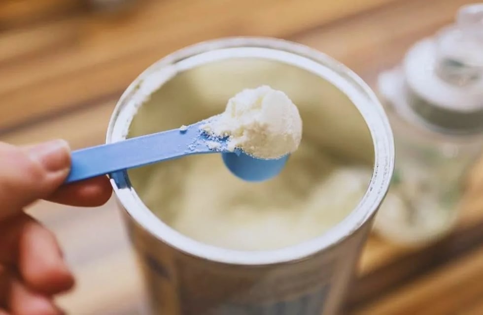 Nestlé retira fórmulas lácteas en Argentina por posible contaminación con toxina