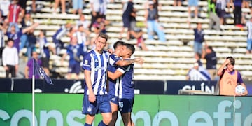 Federico Girotti pidió disculpas a los hinchas, tras la caída de Talleres ante Instituto en el Kempes. (José Gabriel Hernández / La Voz)