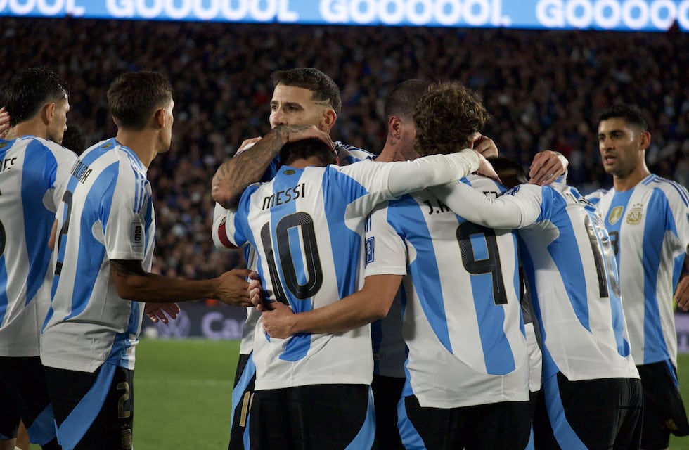 En la fiesta de Messi y la Selección, el Cuti Romero también se despidió del año en juegos oficiales