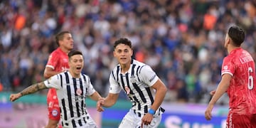 Ramón Sosa puso el 1-0 para Talleres en el partido ante Argentinos, por la Liga Profesional. (Ramiro Pereyra / La Voz)