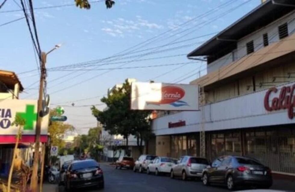 Posadas: un hombre habría ingresado armado a un supermercado California