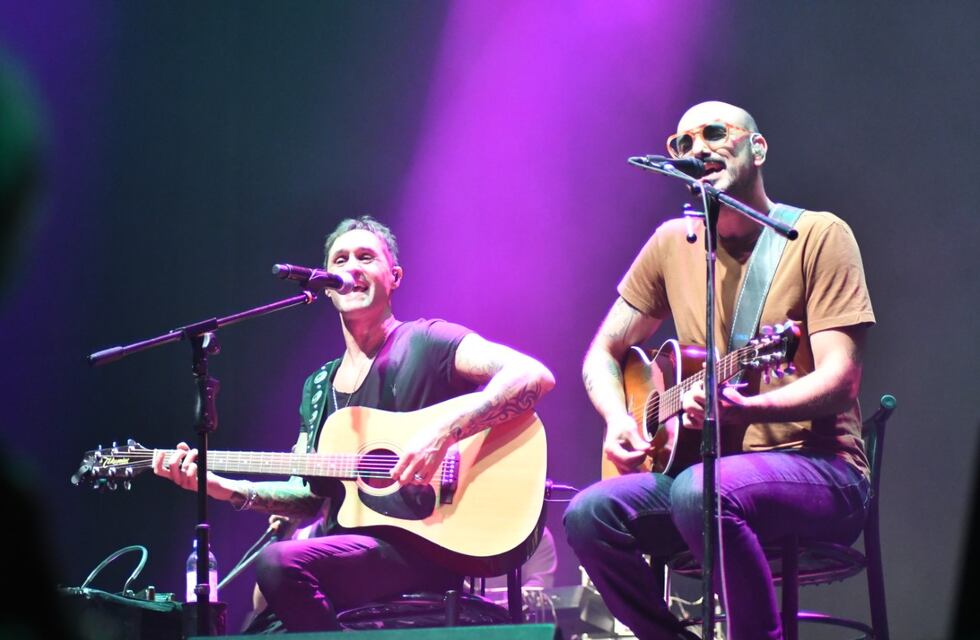 Fabricio Rodríguez y Abel Pintos estrenaron el videoclip de “Volverme loco”