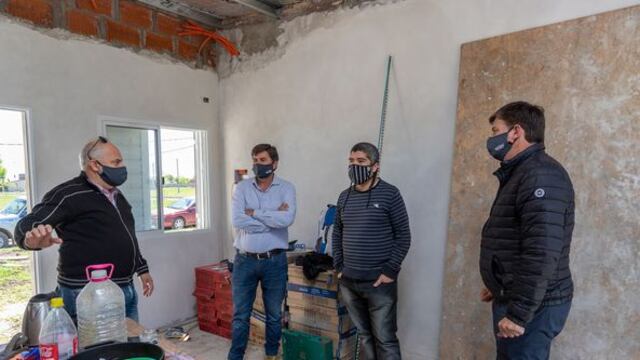 Soldini: gracias al programa provincial “Lote propio”un vecino tendrá su vivienda en noviembre (Facebook Comuna de Soldini)