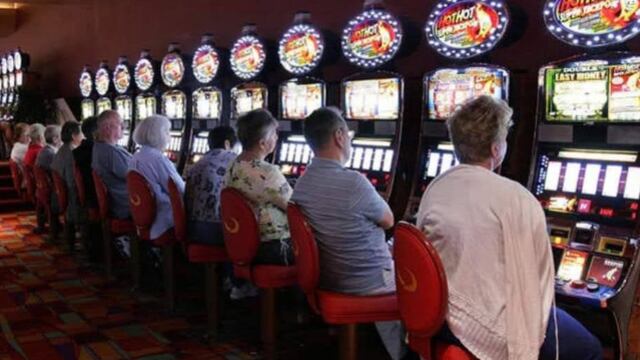El Instituto Provincial de Loterías y Casinos clausuró salas de juego en Puerto Iguazú.